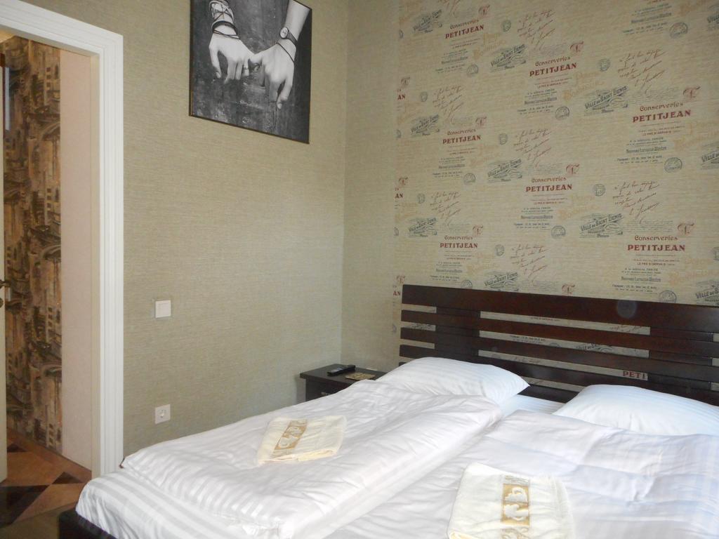 Hostel Q ,15 Хв До Жд Вокзалу Lviv Kültér fotó